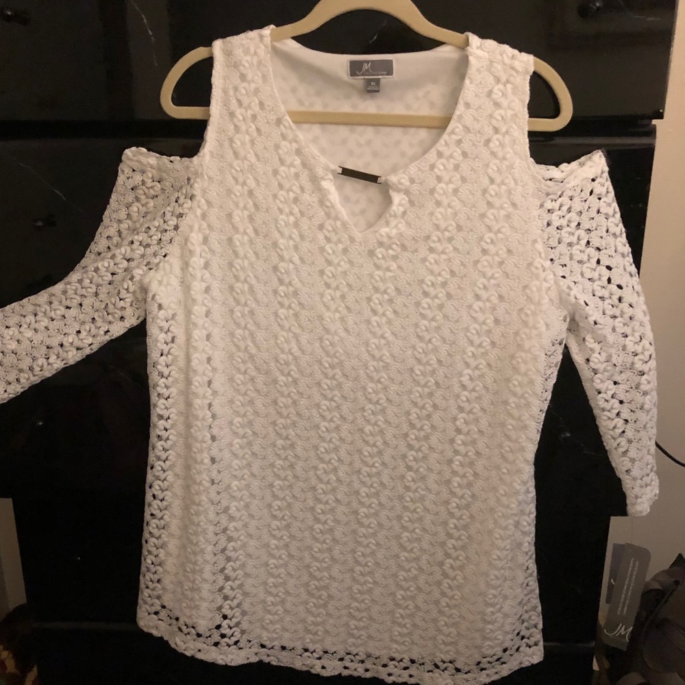 JM white knitted top/cold shoulder sleeves size XL